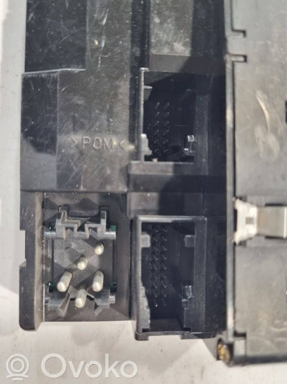 Window lift control switch(es)