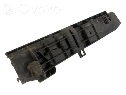 Radiatora (-u) turētājs / kronšteins