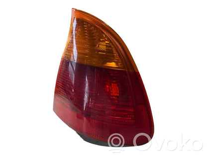 Задний фонарь в кузове