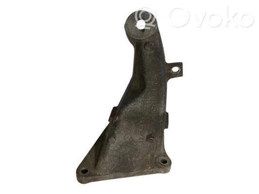 Engine mounting bracket