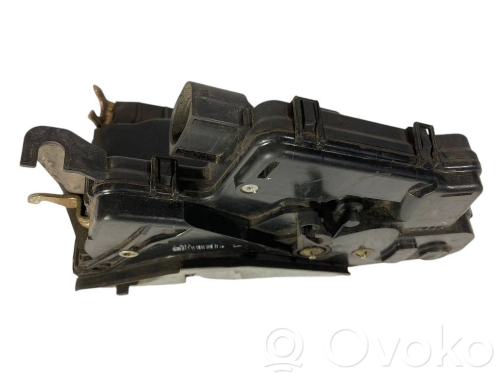 Aizmugurē slēdzene