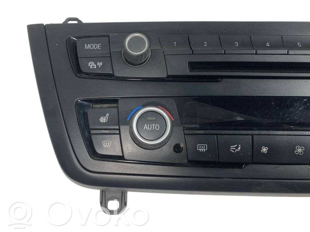 Gaisa kondicioniera / klimata kontroles / salona apsildes vadības bloks (salonā)