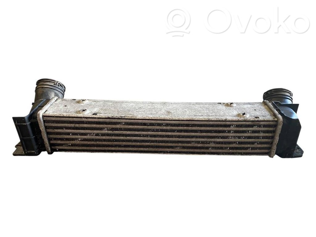 Starpdzesētāja radiators