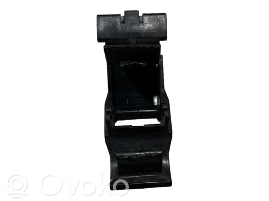 Держатель/кронштейн радиатора(ов)