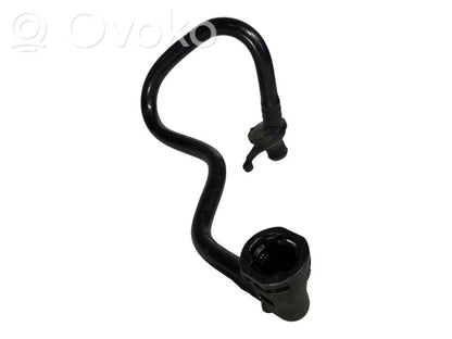 Caurulīte (-es) / šļūtene (-es)