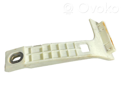 Akseleratora pedāļa turētājs