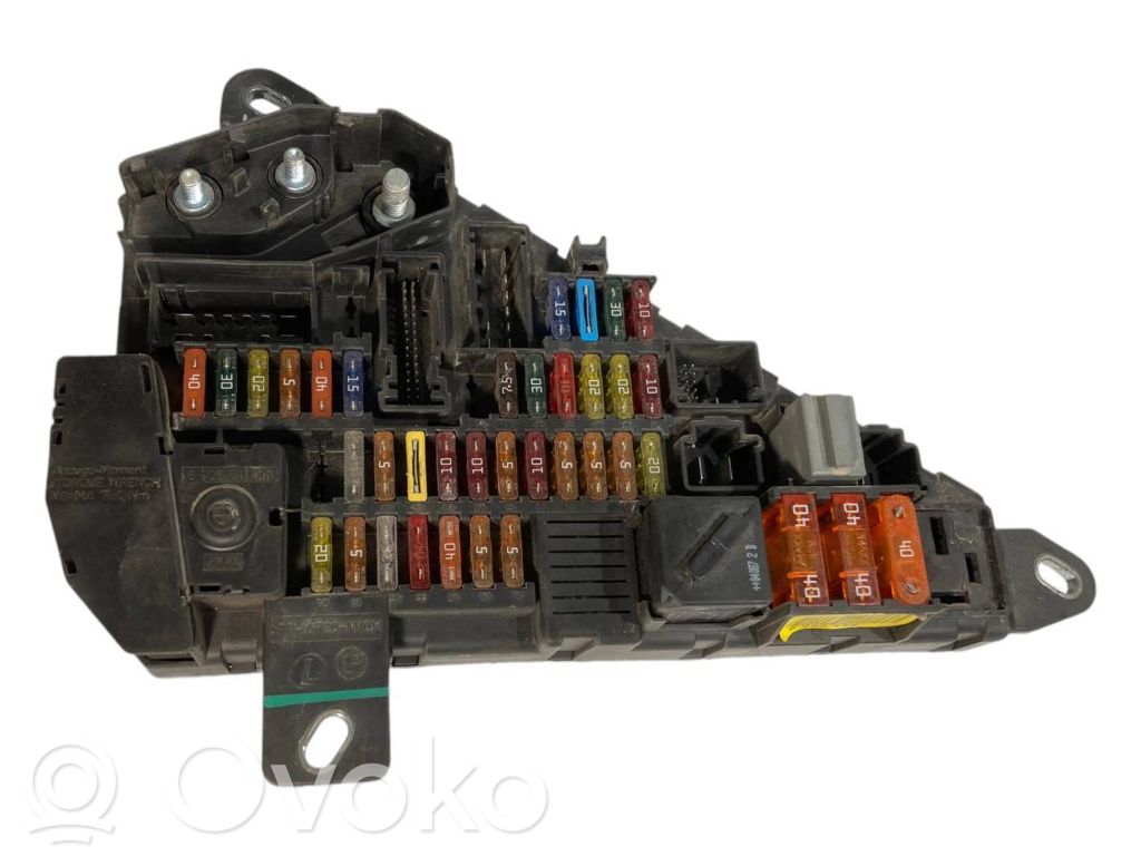 Блок предохранителей