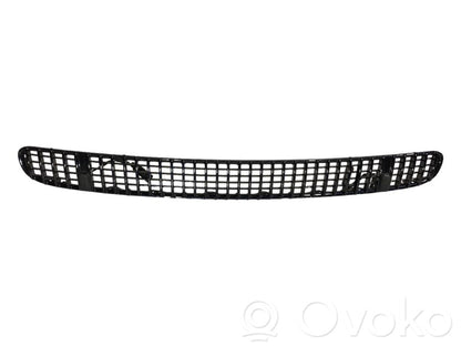 Декоративная решетка капота