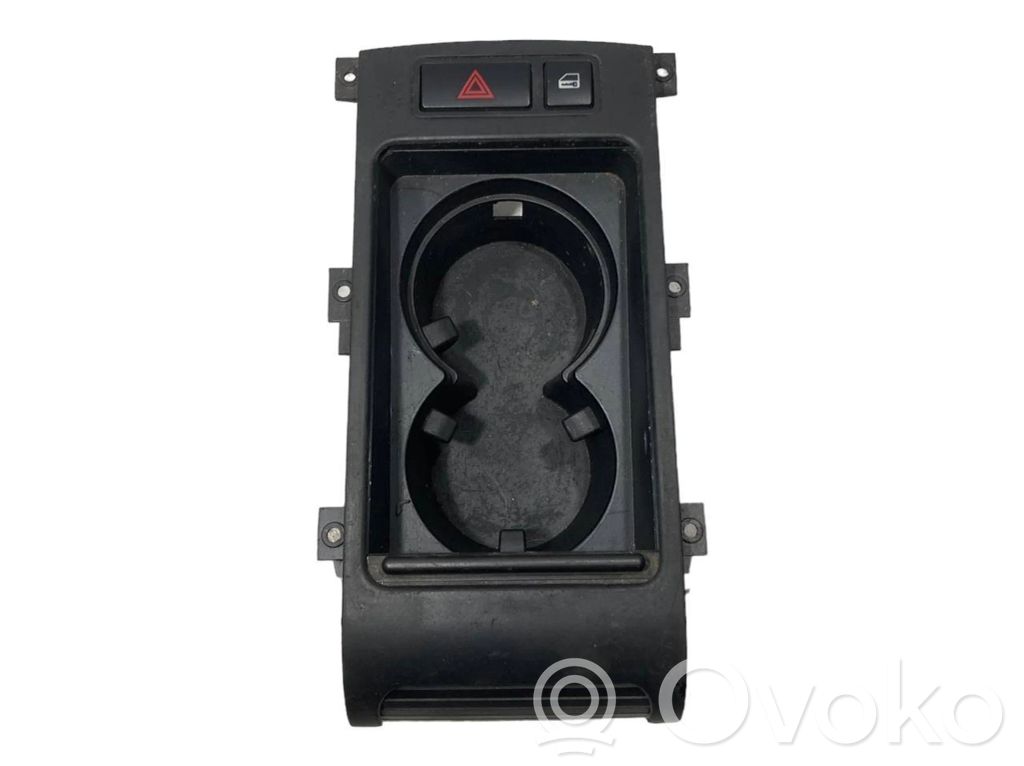 Glāžu turētājs (priekšā)