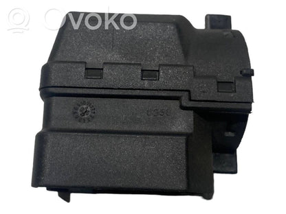 Aizdedzes slēdža kontakti