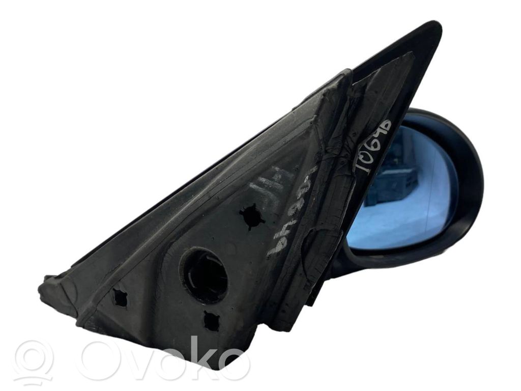 Mirror (electrically controlled)