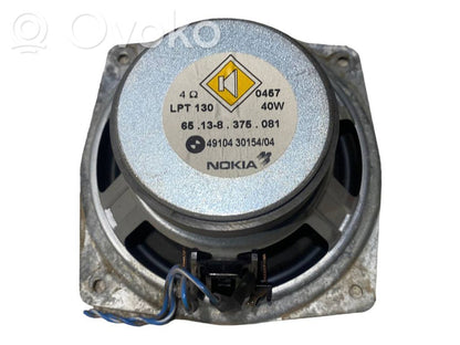 Augsto frekvenču skaļrunis (-i) priekšējās durvīs