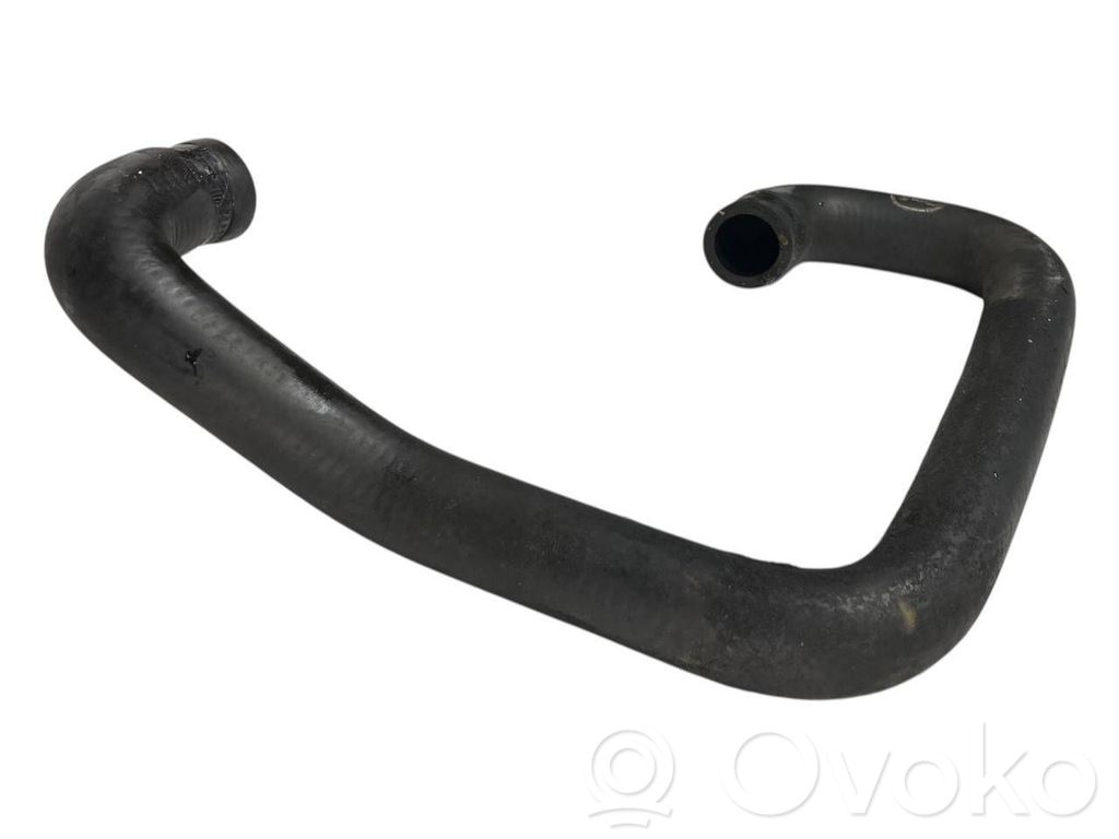 Caurulīte (-es) / šļūtene (-es)