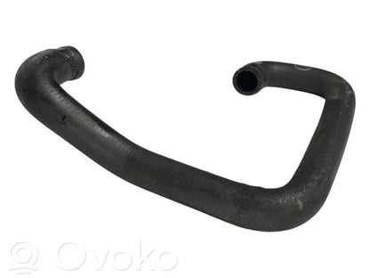 Caurulīte (-es) / šļūtene (-es)