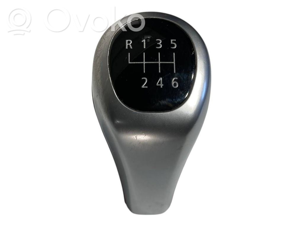 Ātrumu pārslēgšanas sviras dekoratīvā apdare (āda, uzgalis)