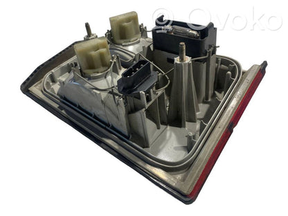 Aizmugurējais lukturis pārsegā