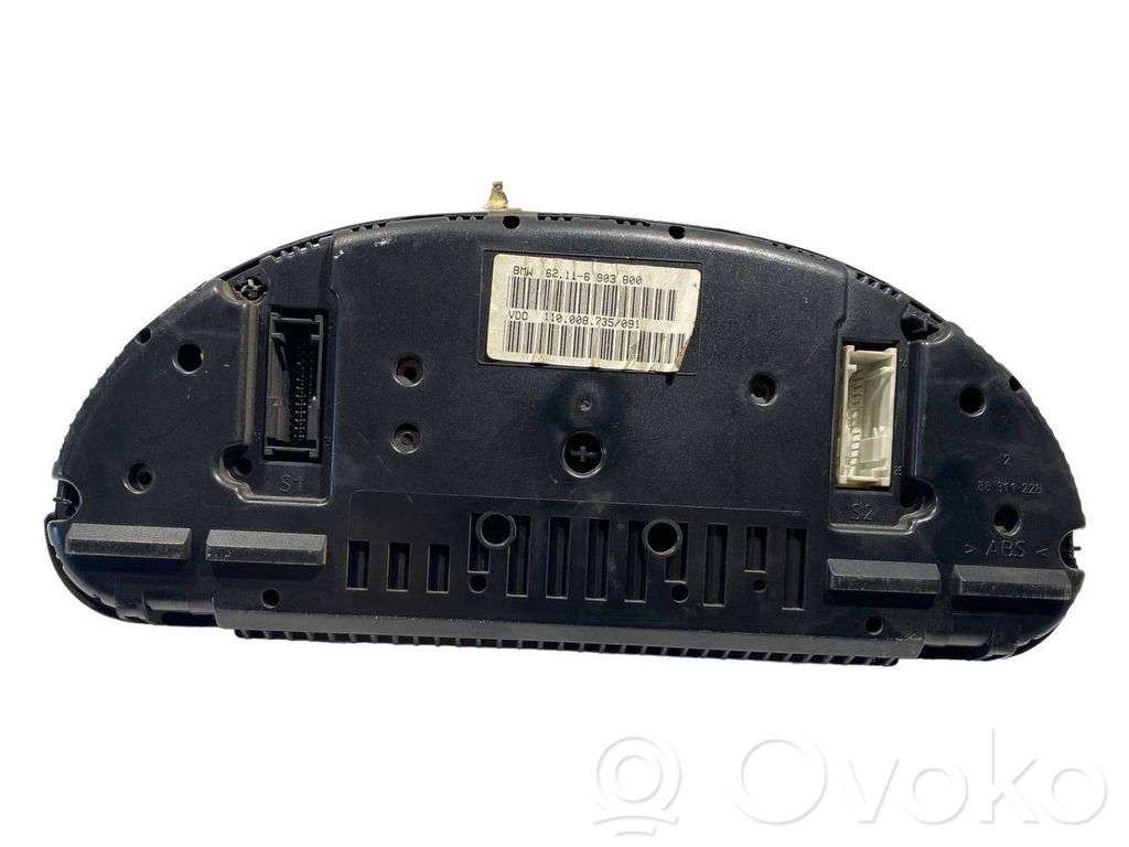 Speedometer (in the instrument panel)