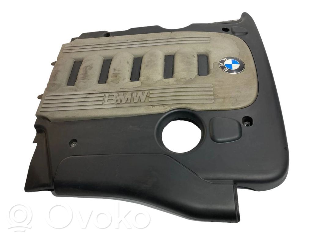 Dzinēja pārsegs (dekoratīva apdare)