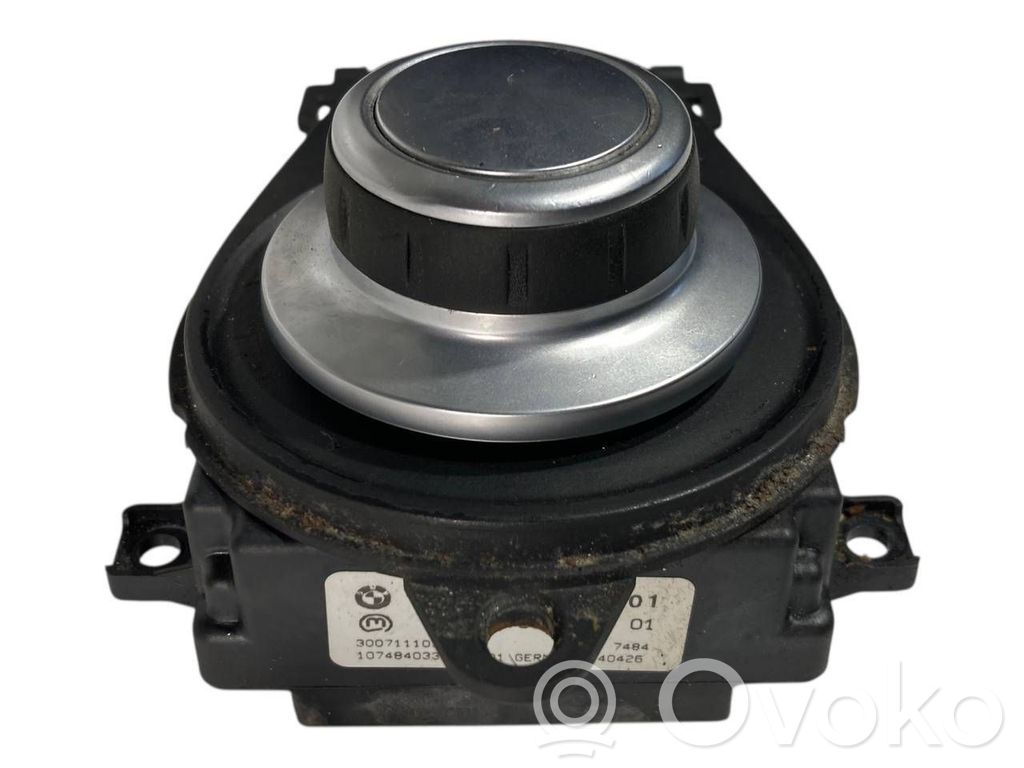 Multimediju kontrolieris