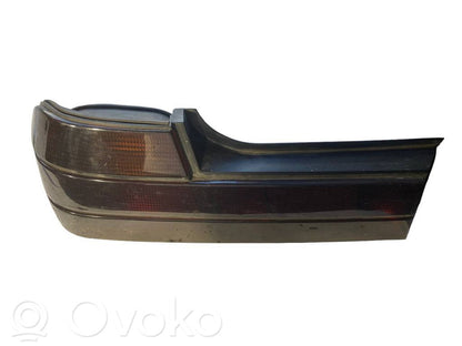 Задний фонарь в кузове