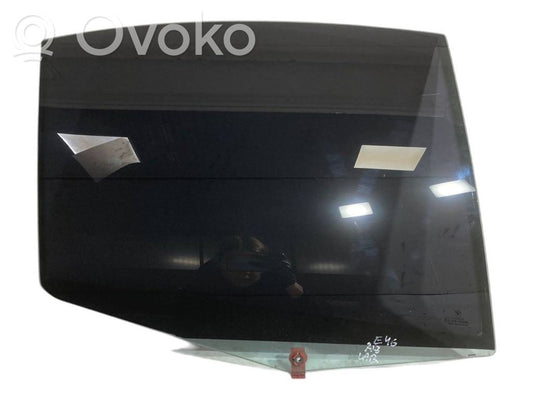 aizmugurējo durvju stikls