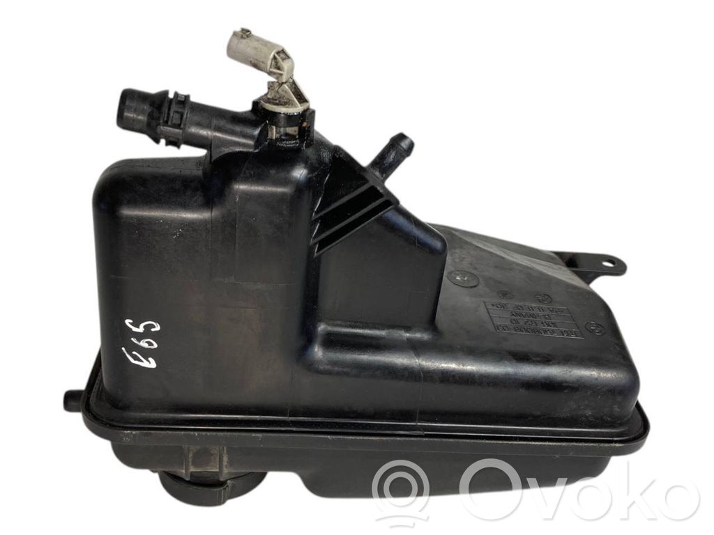 Dzesēšanas šķidruma izplešanās tvertne