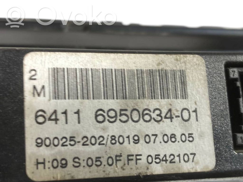 Gaisa kondicioniera / klimata kontroles / salona apsildes vadības bloks (salonā)