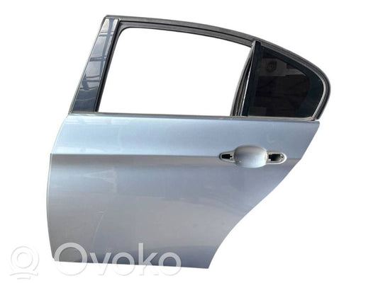 Aizmugurējās durvis