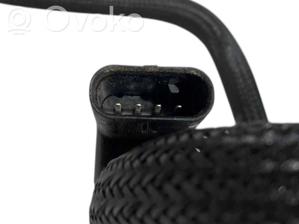 Caurule (-es) / šļūtene (-es)