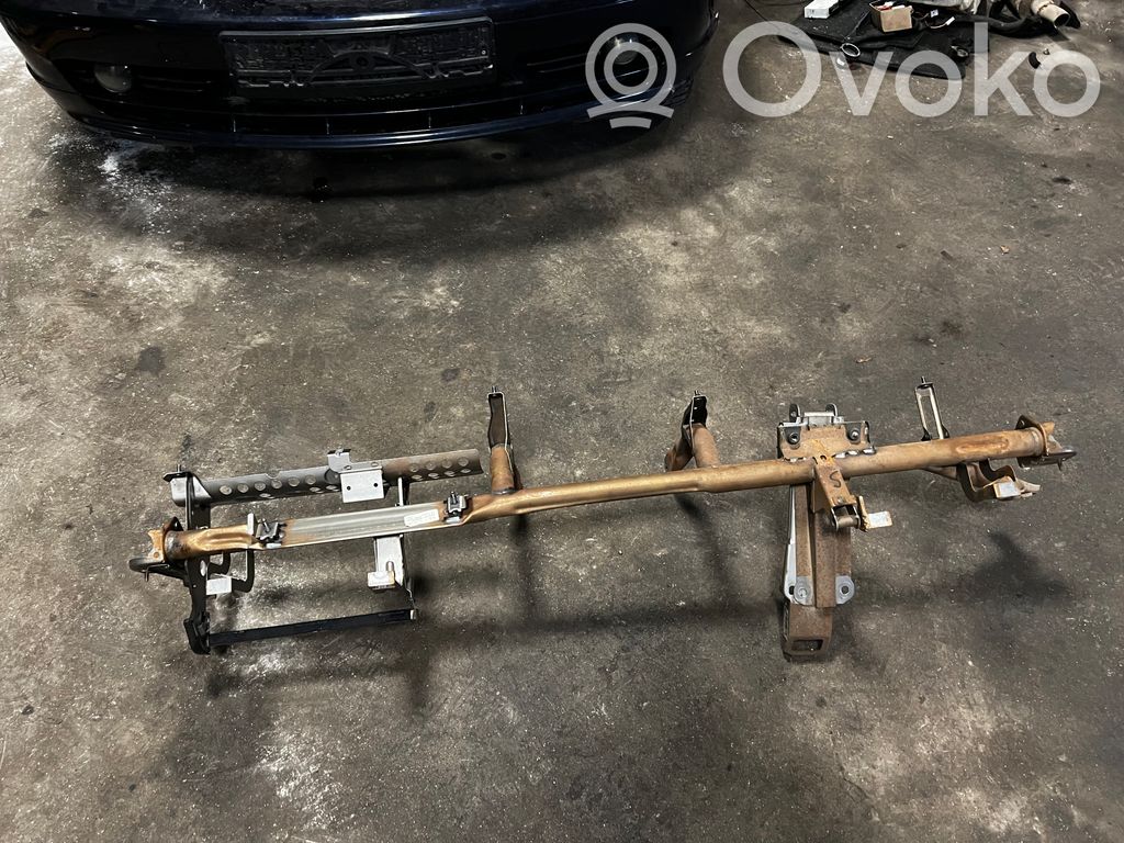 Priekšējā paneļa montāžas sija