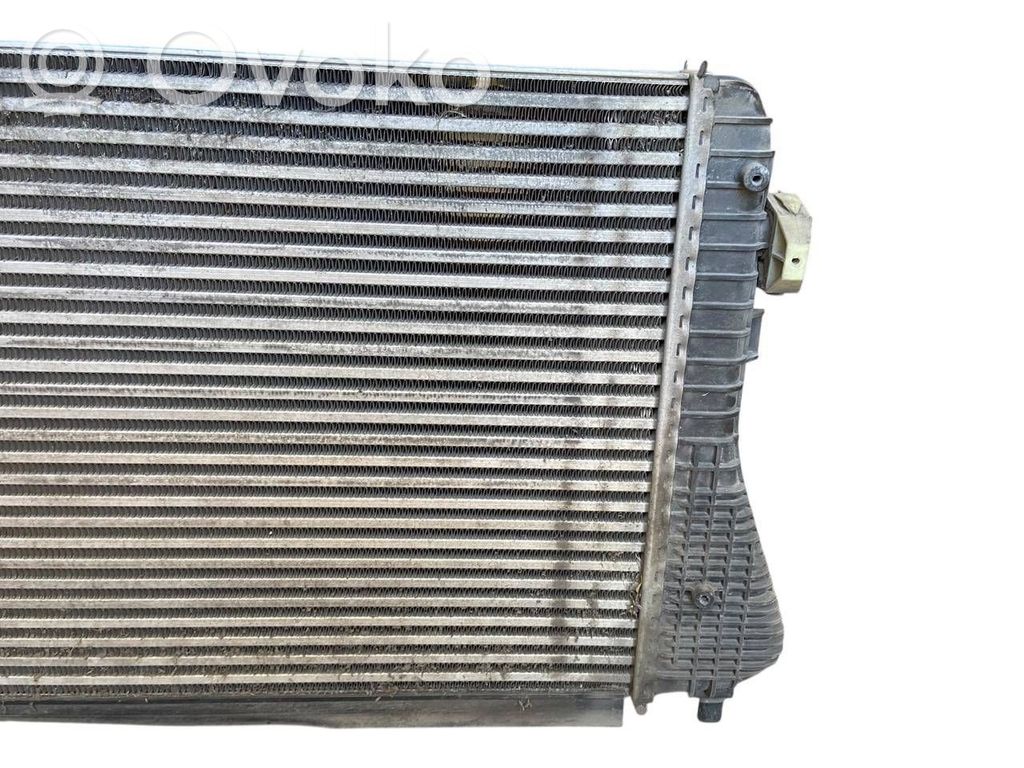 Starpdzesētāja radiators