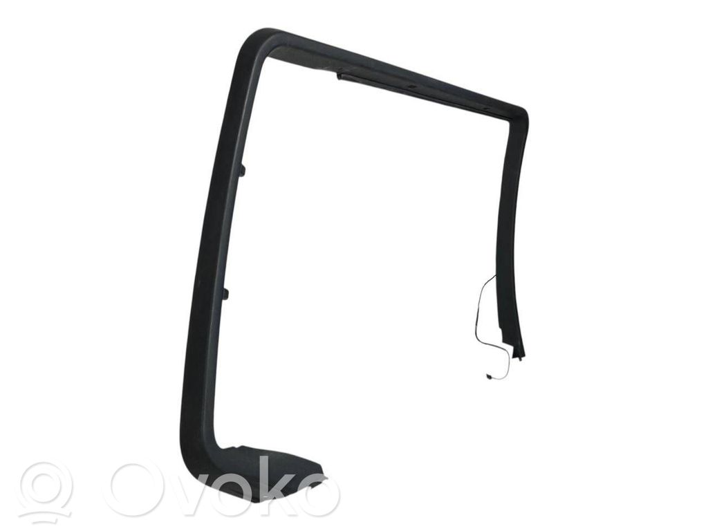 Apšuvums aizmugurējām durvīm