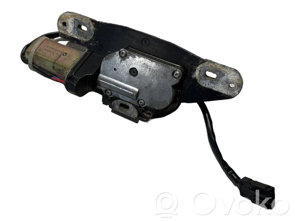 Aizmugurējā pārsega slēdzene