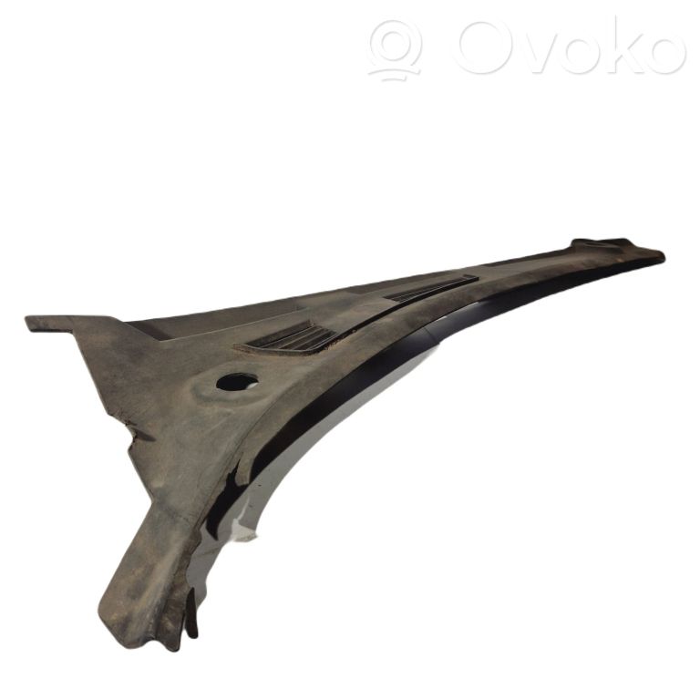 Vējstikla dekoratīvā apdare