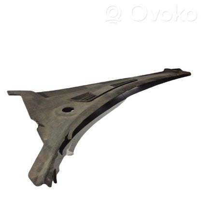 Vējstikla dekoratīvā apdare