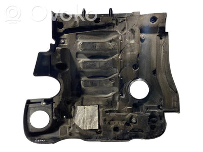 Dzinēja pārsegs (dekoratīva apdare)