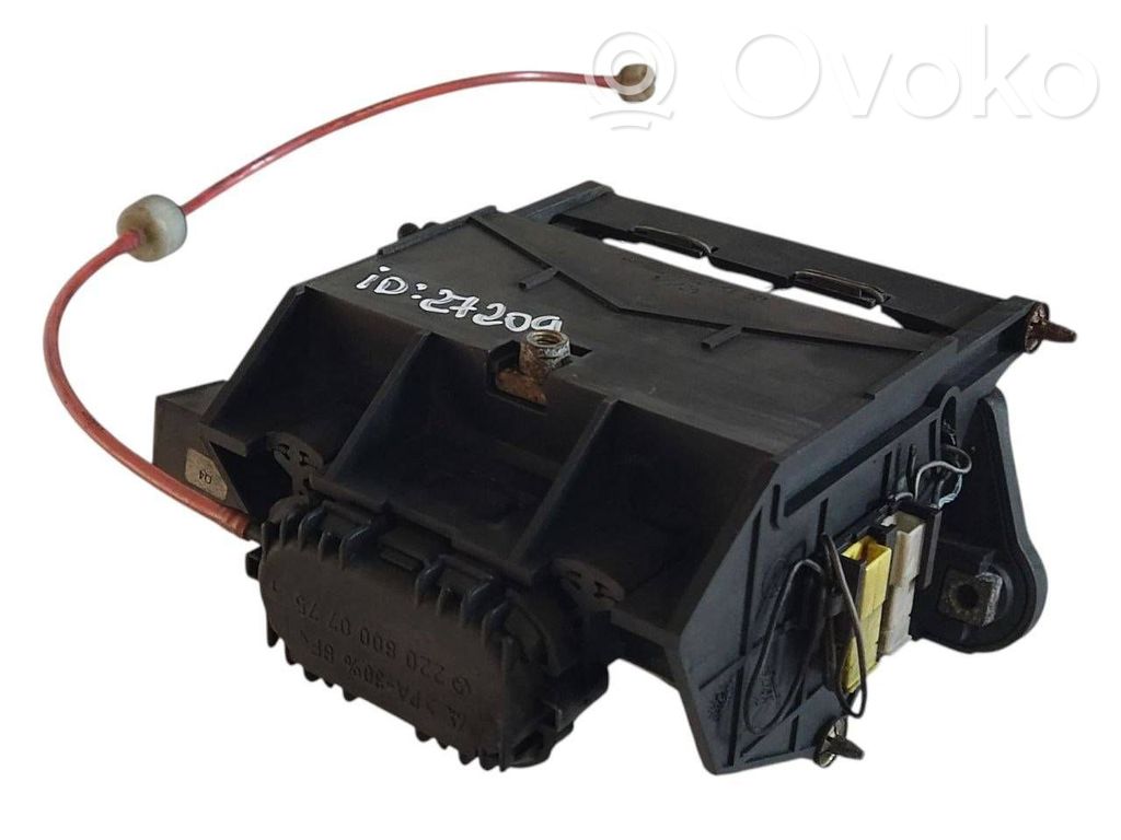 Aizvēršanas rokturis (aizmugurējā pārsega)