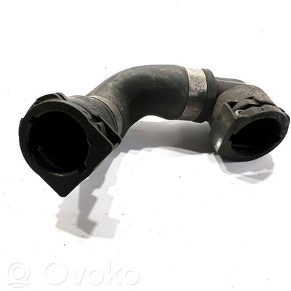 Caurulīte (-es) / šļūtene (-es)