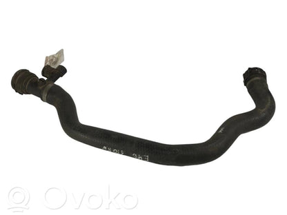 Caurulīte (-es) / šļūtene (-es)