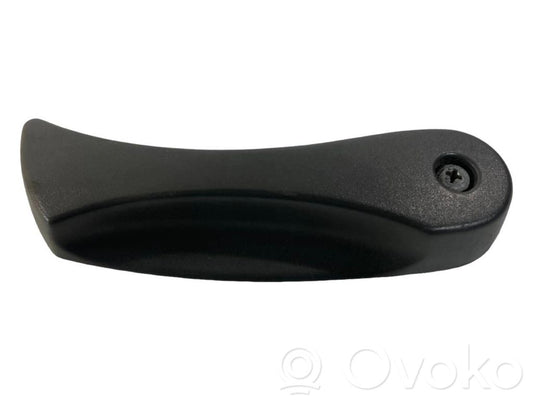 Dzinēja pārsega attaisīšanas rokturītis