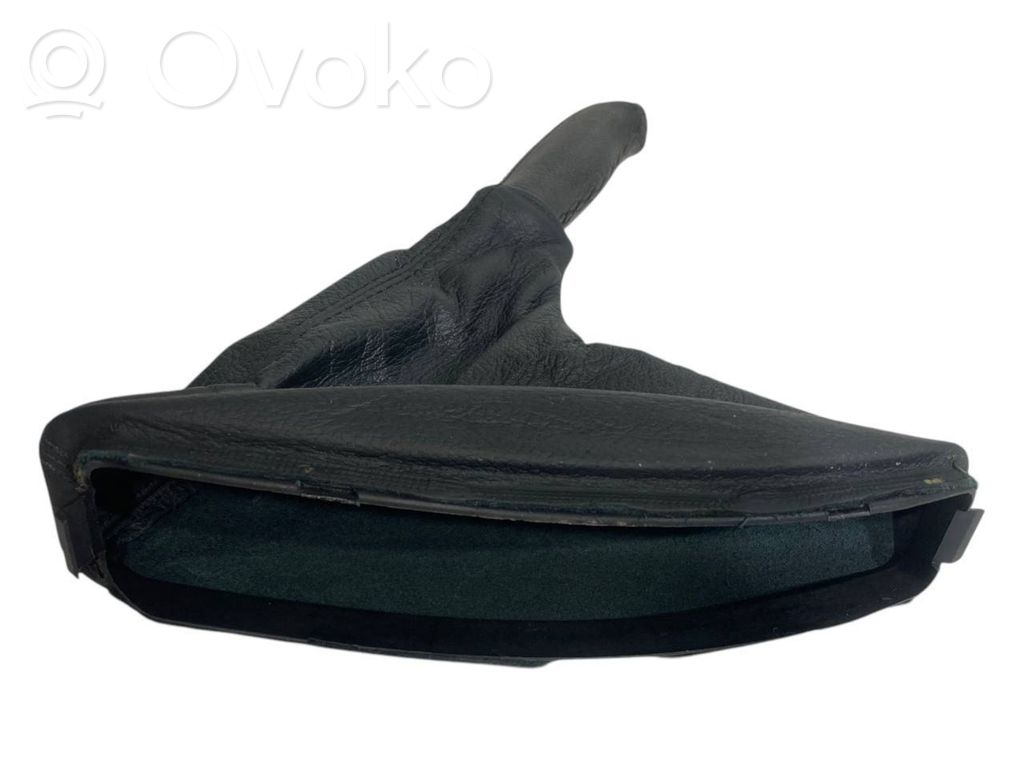 Rokas bremzes dekoratīvā apdare