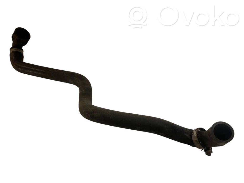 Caurulīte (-es) / šļūtene (-es)