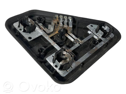 Aizmugures spuldzes vāka turētājs