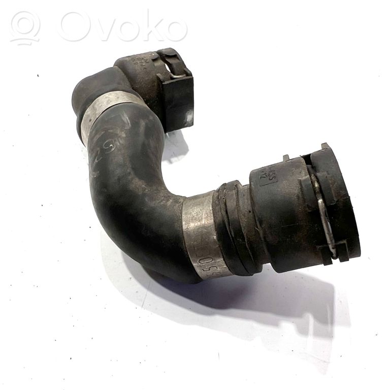 Caurulīte (-es) / šļūtene (-es)