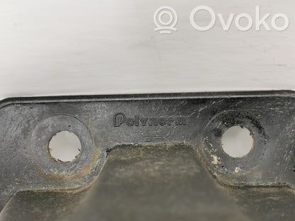 Priekšpusē bampera turētājs