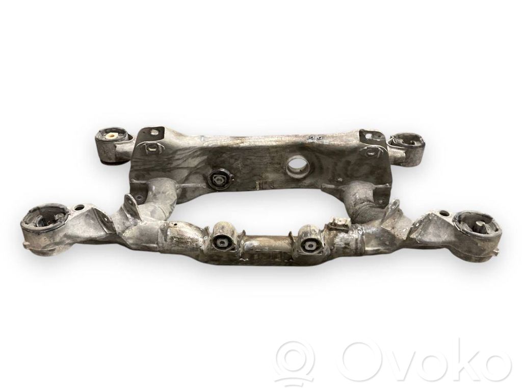 Pusrāmis aizmugurējais / priekšējais