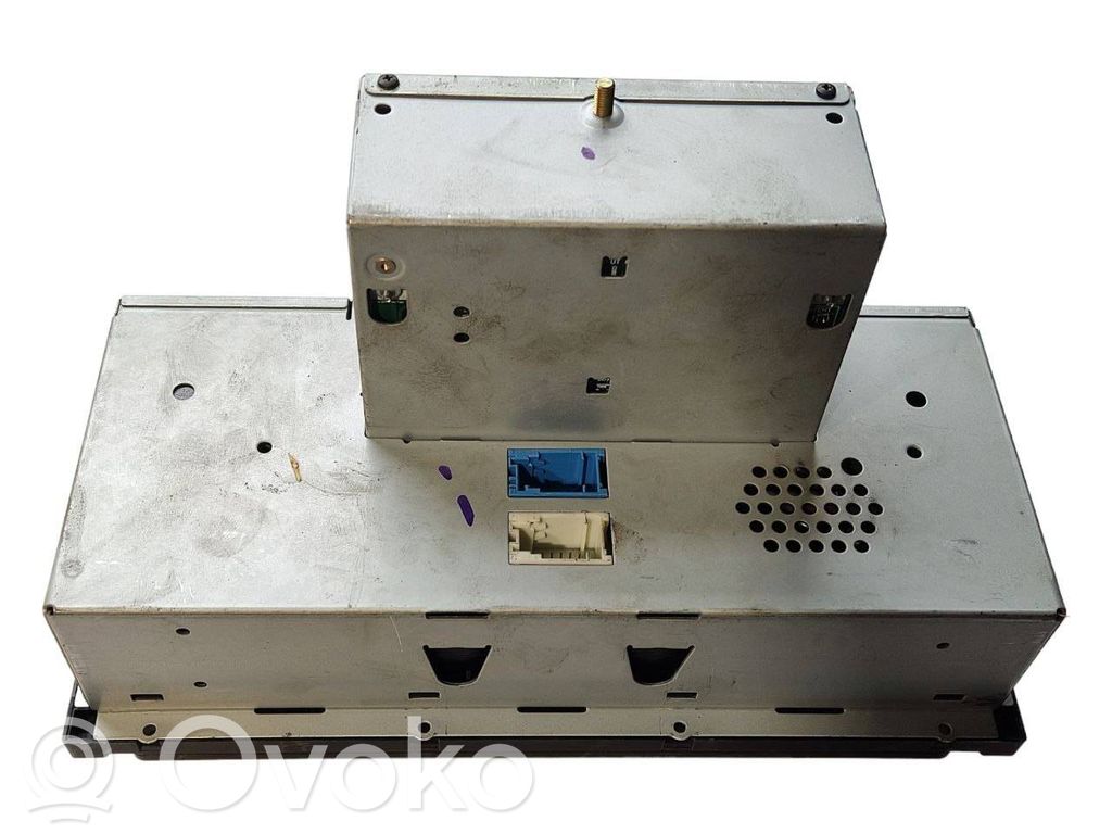 Radio / CD/DVD atskaņotājs / navigācija