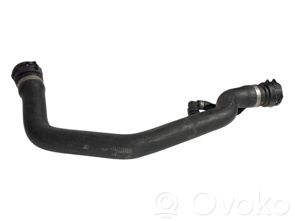 Caurulīte (-es) / šļūtene (-es)