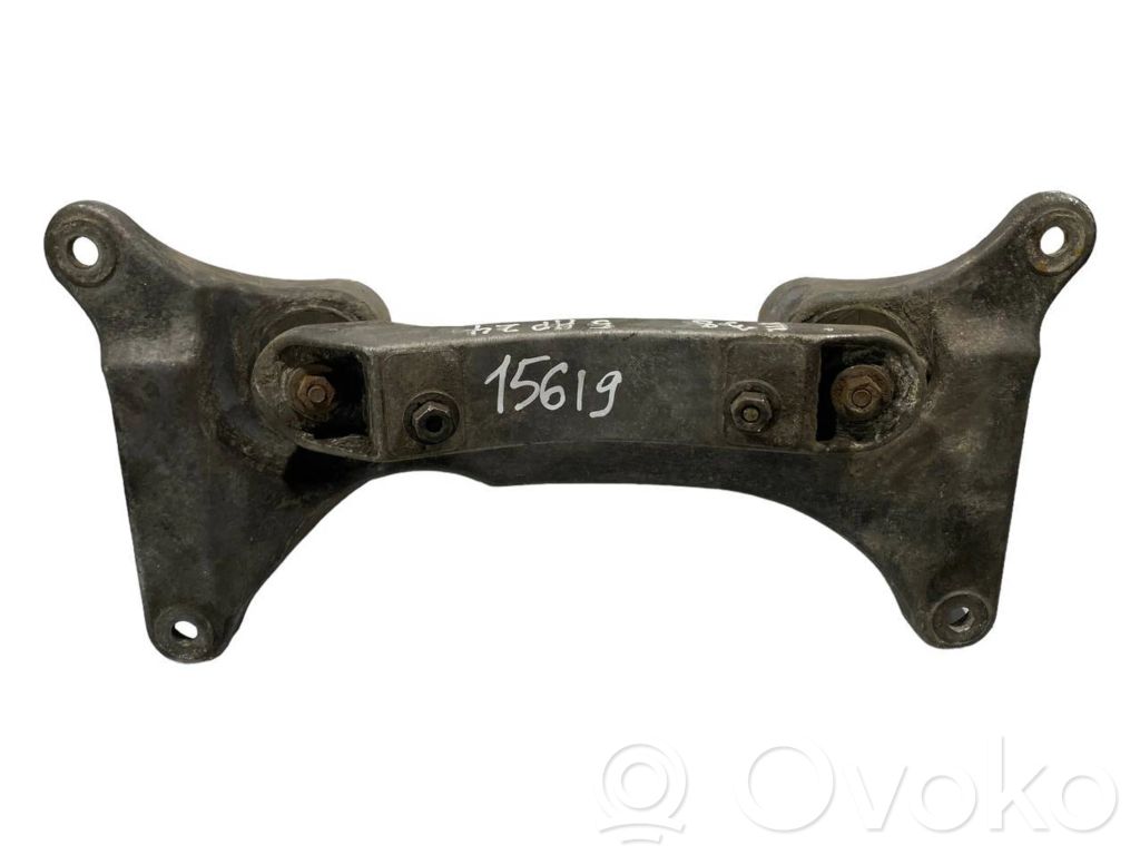 Pārnesumkārbas stiprinājuma kronšteins