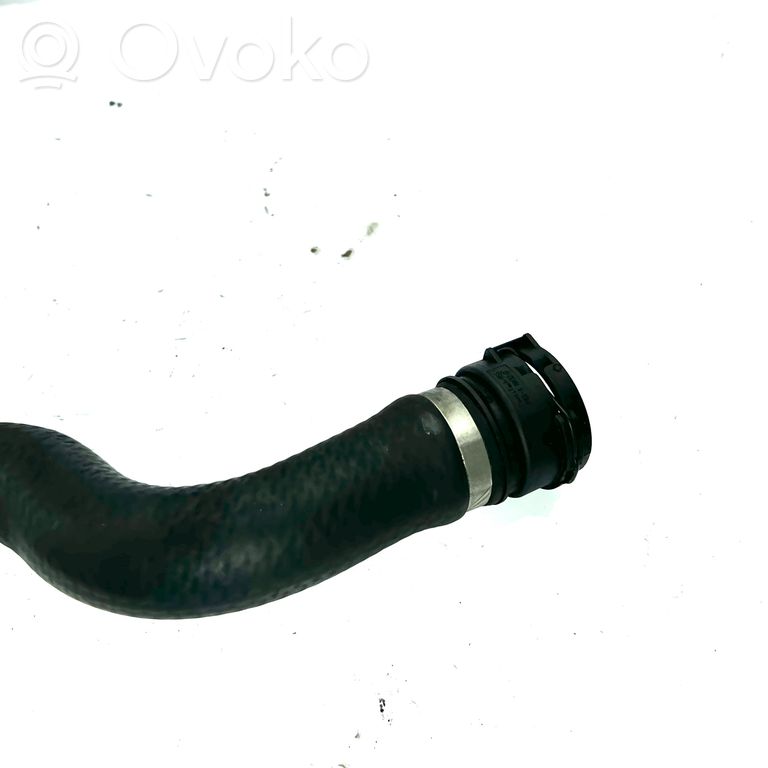 Caurulīte (-es) / šļūtene (-es)